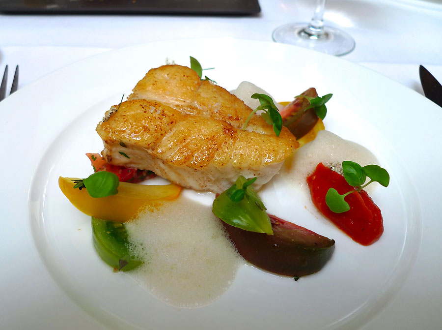 Restaurant de l'hôtel L'Hôtel : Turbot de Bretagne rôti