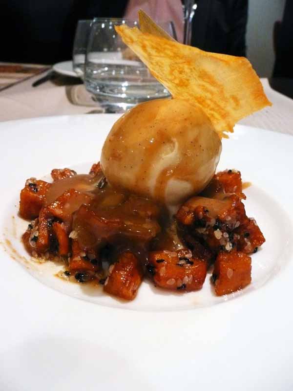 Restaurant du Marriott, cascadine de patate douce sur un sablé breton