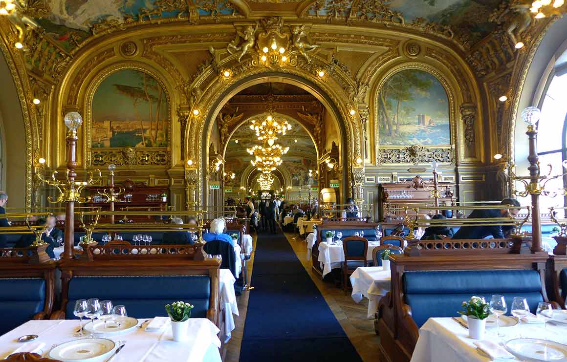 Restaurant LE TRAIN BLEU, La salle