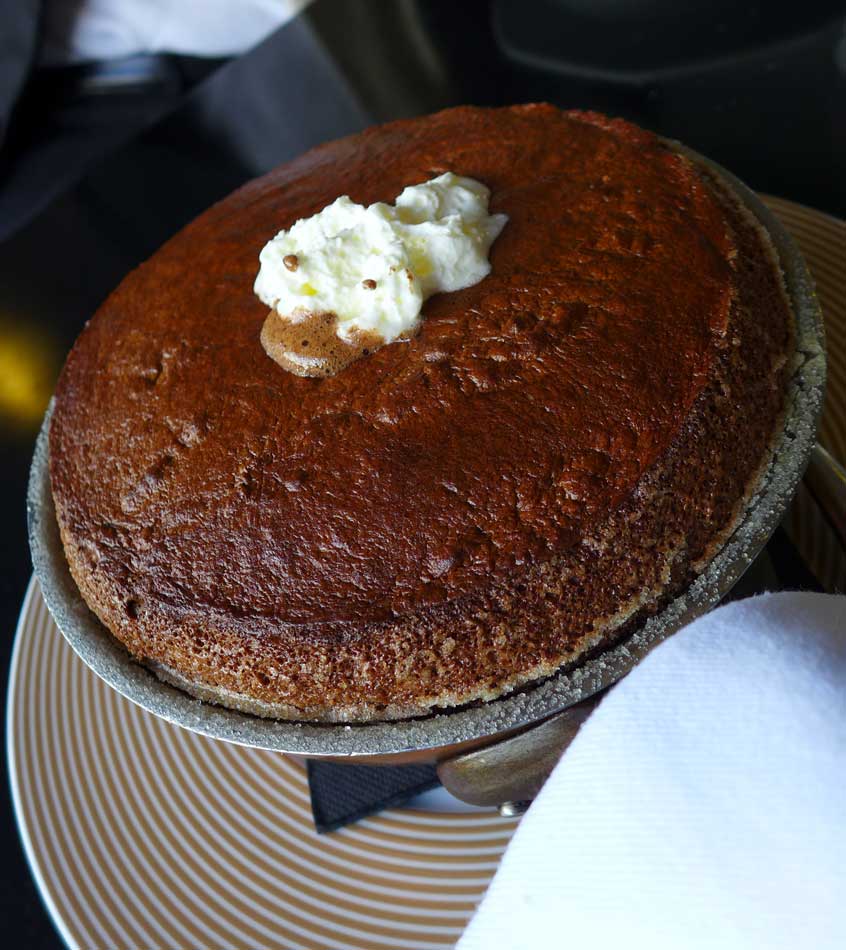 Restaurant Les Orfèvres : Soufflé au chocolat