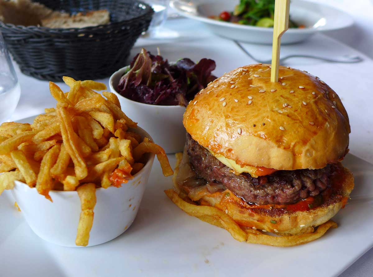 Restaurant L’ILE, burger au Comté 