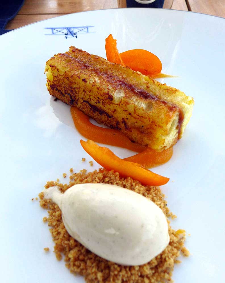 Restaurant L’Oiseau Blanc, pain perdu à l'abricot et glace de lait