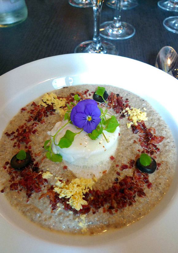 Restaurant Louvre Bouteille, crème de champignon