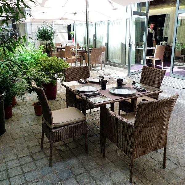 Restaurant M64, Mobilier de terrasse confortable