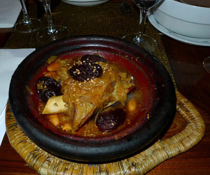 Restaurant Mansouria, tajine d'agneau aux pruneaux et amandes