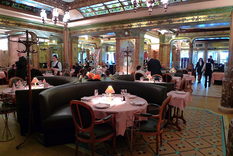 Brasserie Mollard, La salle