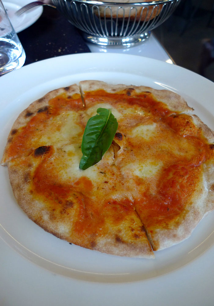 Restaurant Nolita, Pizzetta D.O.P. tomates de San Marzano bio 