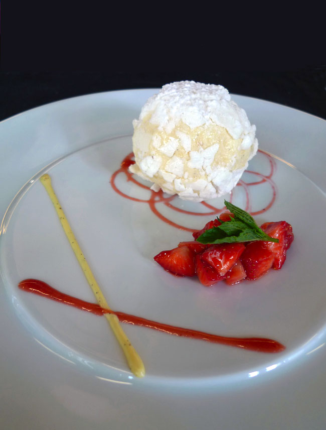 Restaurant Nolita, Parfait à la vanille meringuée et son coeur à la fraise