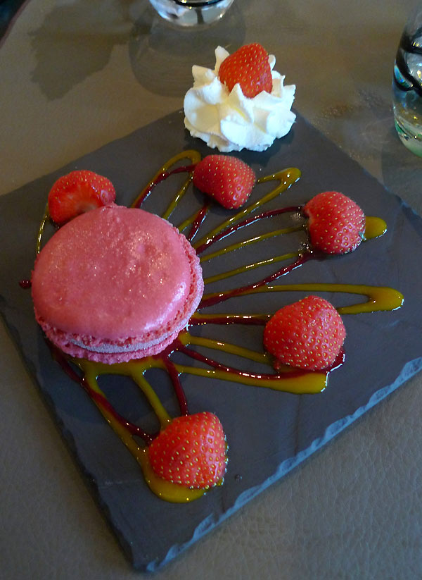 Restaurant de la Plage de monsieur Hulot : Macaron glacé framboise