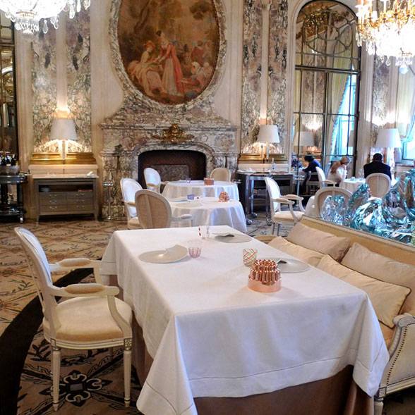 Restaurant Le Meurice, Elégance et confort de la salle