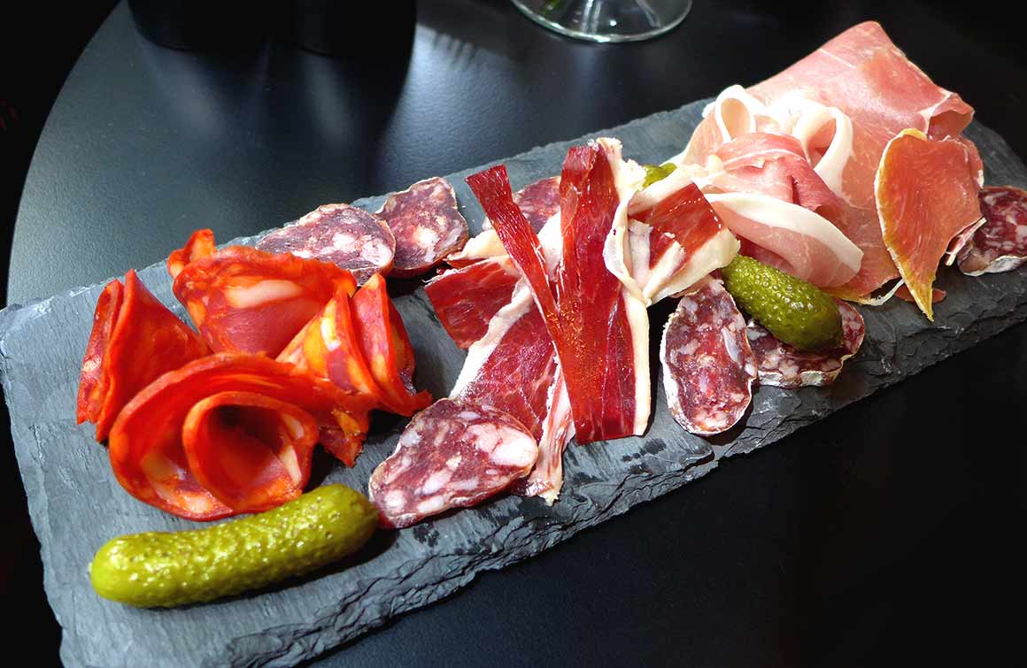 Restaurant N3, Planche de charcuterie du Pays Basque