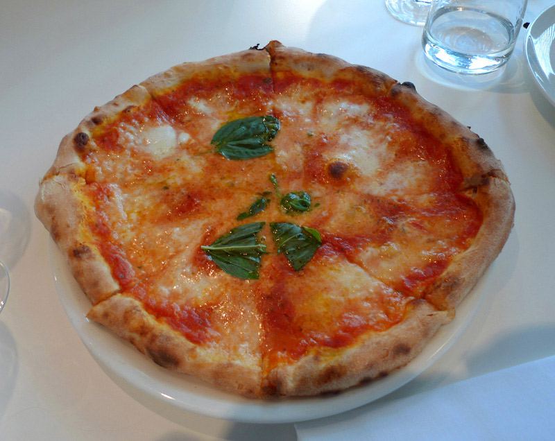 Restaurant Sassolini, une pizza