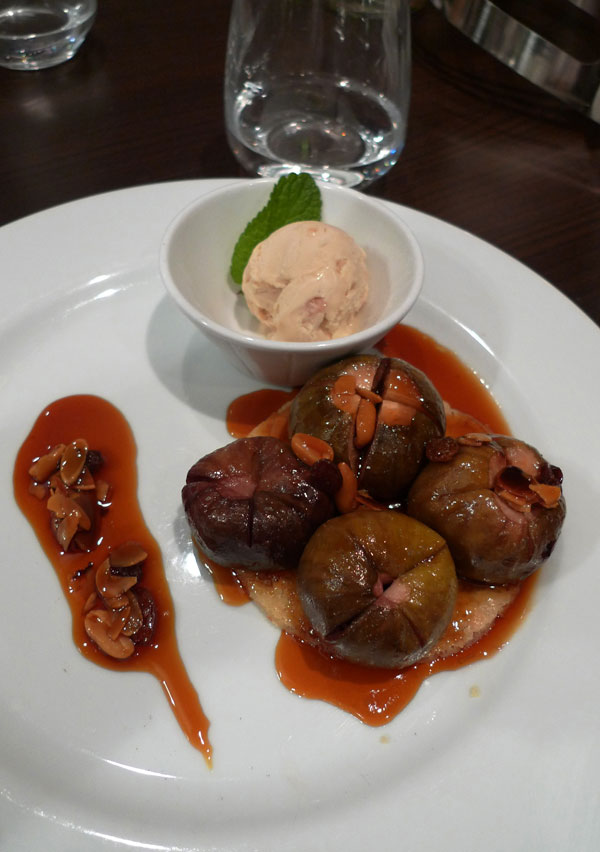 Restaurant Sens Uniques, Le sablé breton poêlé aux figues et sa glace 