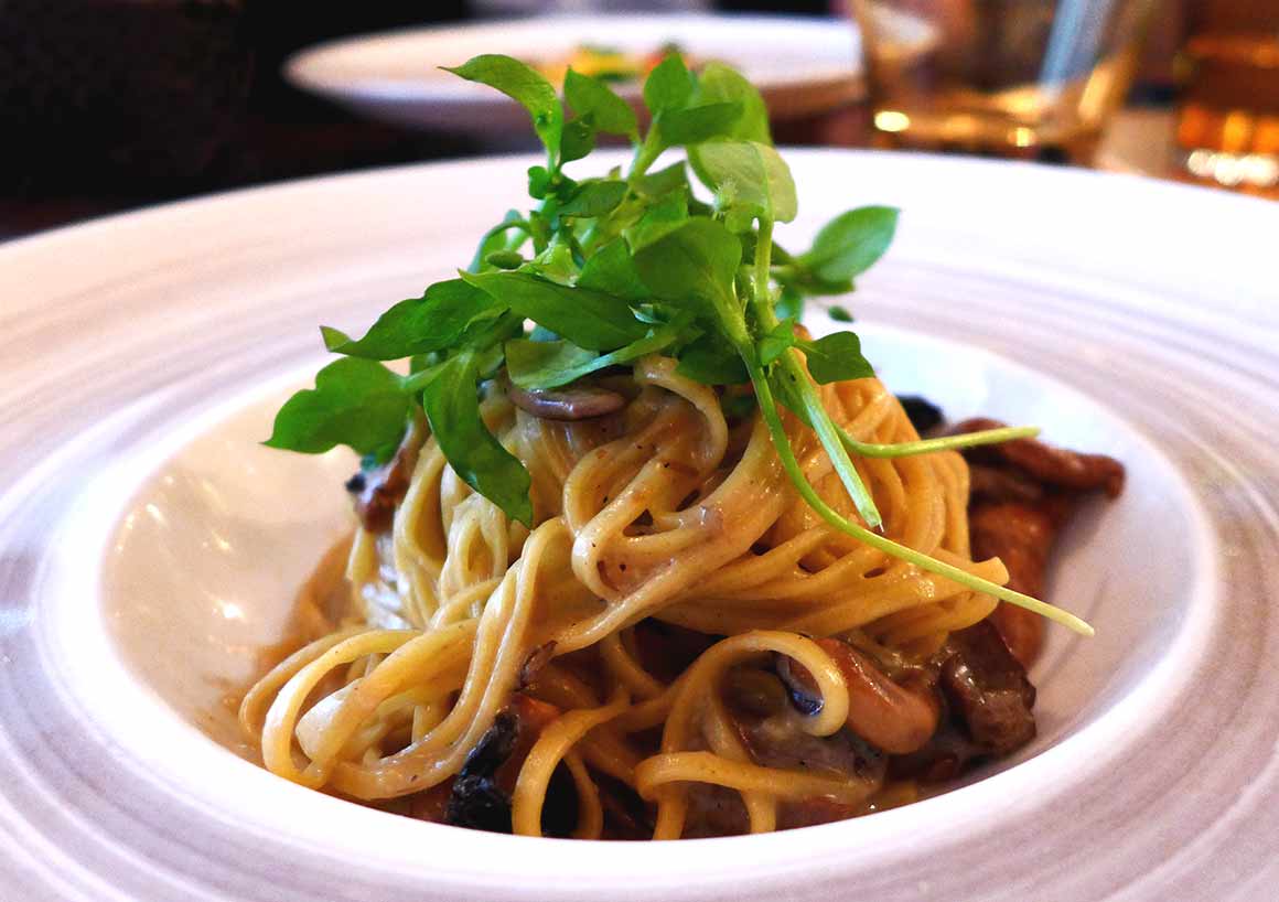 Restaurant Sense Eat : Tajarin ai porcini spaghetti maison