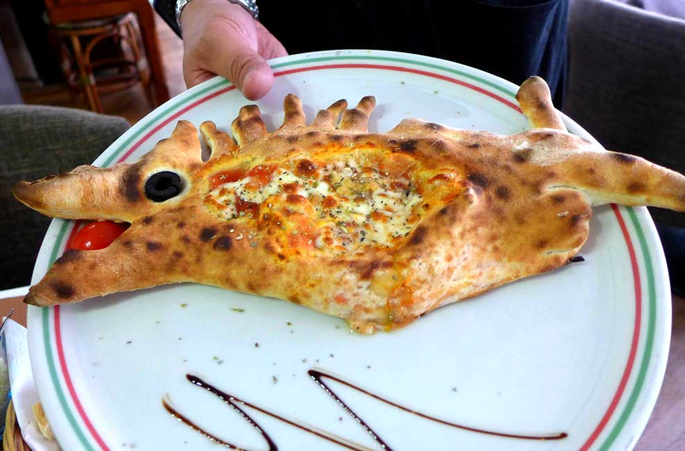 Restaurant Sumisura, pizza calzone