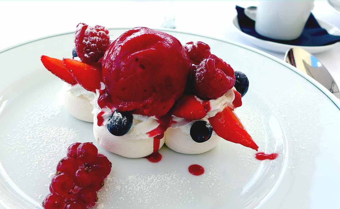 Restaurant Girafe, Pavlova aux fruits rouges