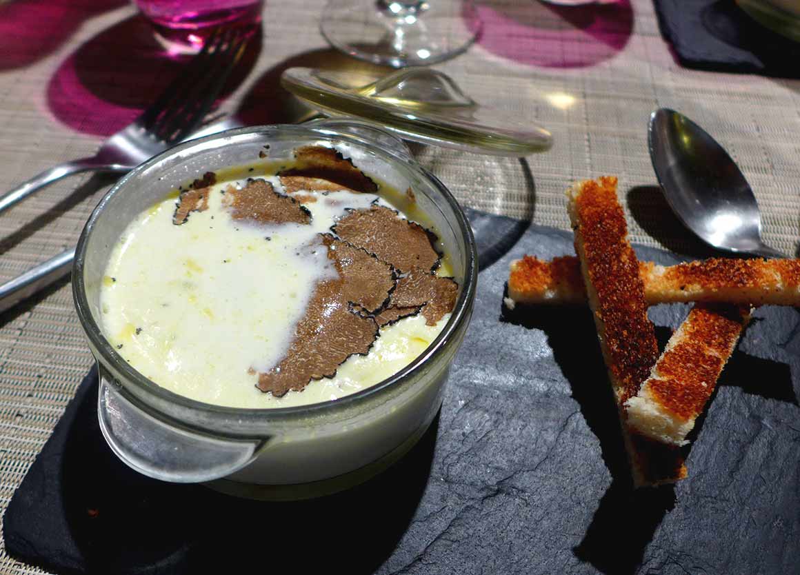 Restaurant Truffes Folies : Œuf cocotte aux truffes