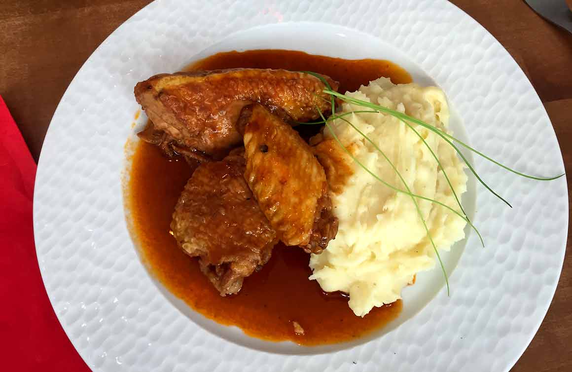 Bistrot Chez Mme Claude, Le poulet au vinaigre avec purée