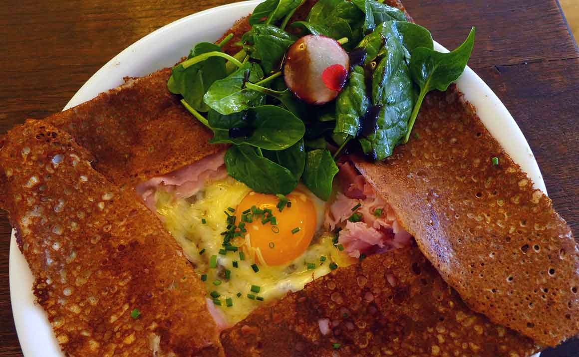 Crêperie Brutus, Galette au sarrasin au jambon blanc avec oeuf et Beaufort